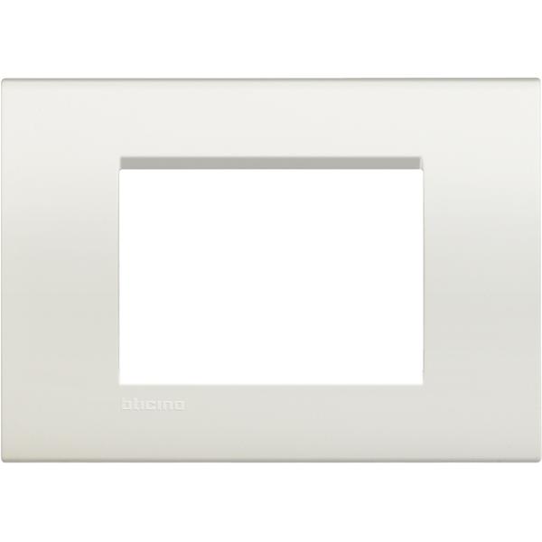 Placa embellecedora Livinglight de color Blanco - 3mod