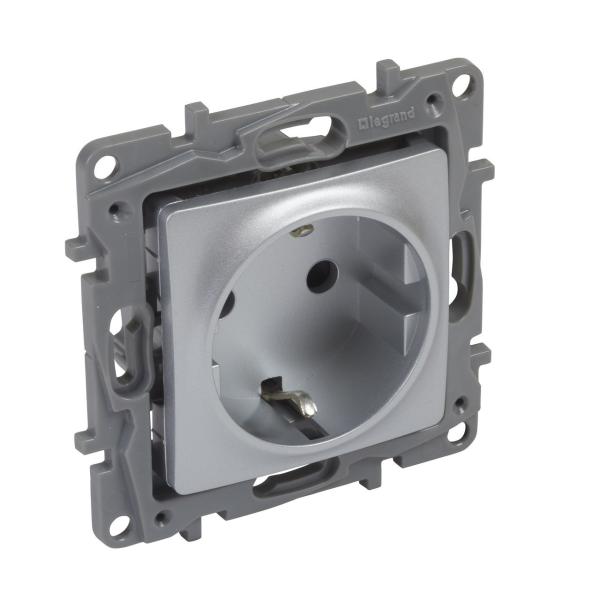 BASE NILO 2P + TOMA 16A EMBORNAMIENTO AUTOMTICO ALUMINIO