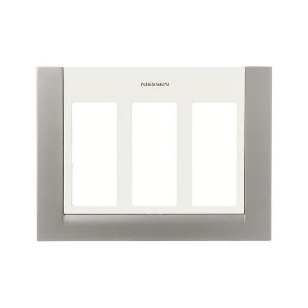 PLACA PARA CAJA / ZÓCALO CON 3 COLUMNAS TITANIO